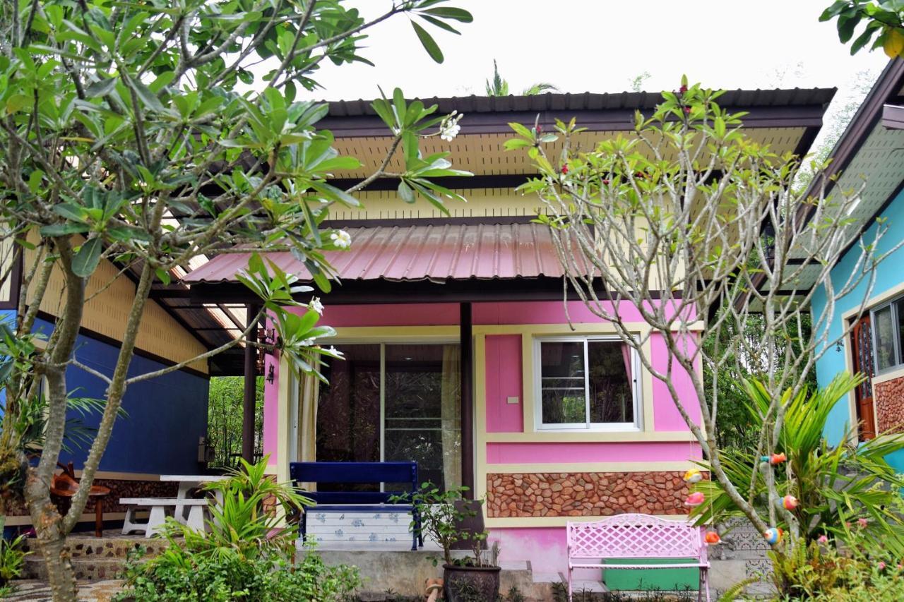 Ya Teng Homestay Ban Tha Sai Exteriör bild